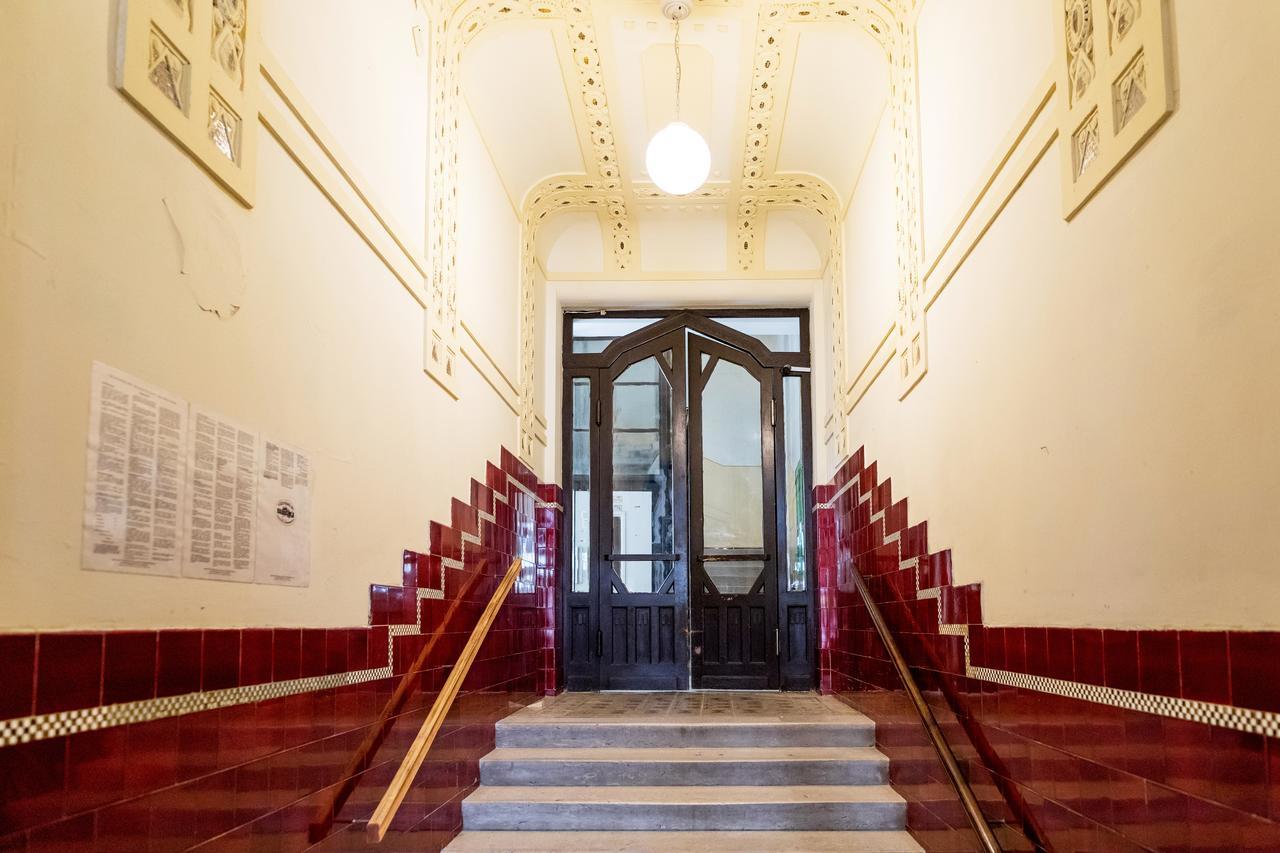 Luxury & Antique Charm Apartment *